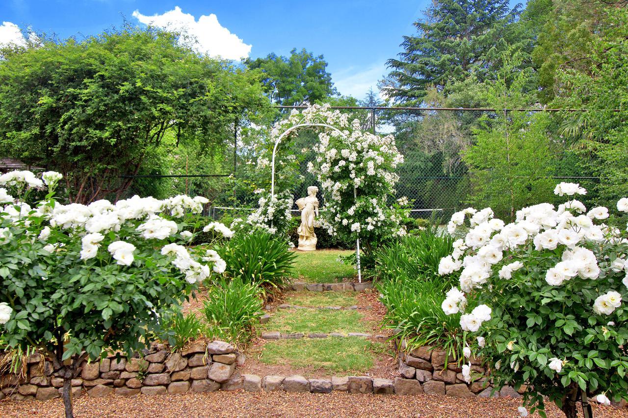 Loloma Bed And Breakfast Armidale Exterior photo